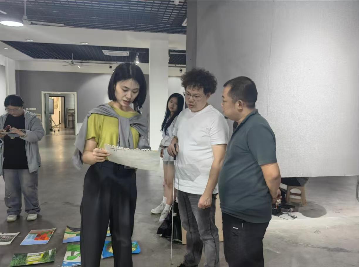 图片4 典型案例老师们在评选获奖作品过程中给予了优秀作品高度的赞扬.jpg