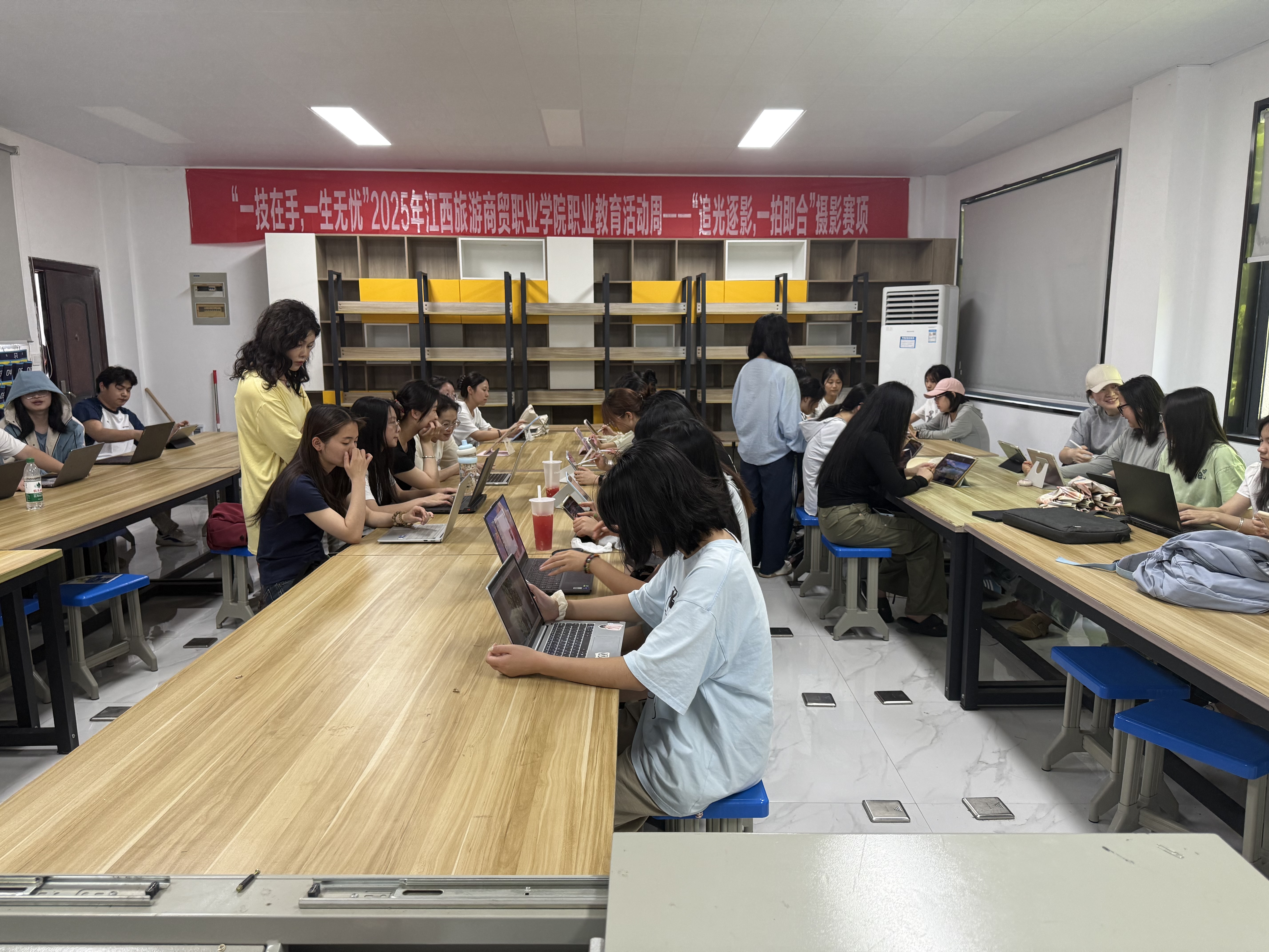2025年5月14日摄影技能周活动即将开展.JPG