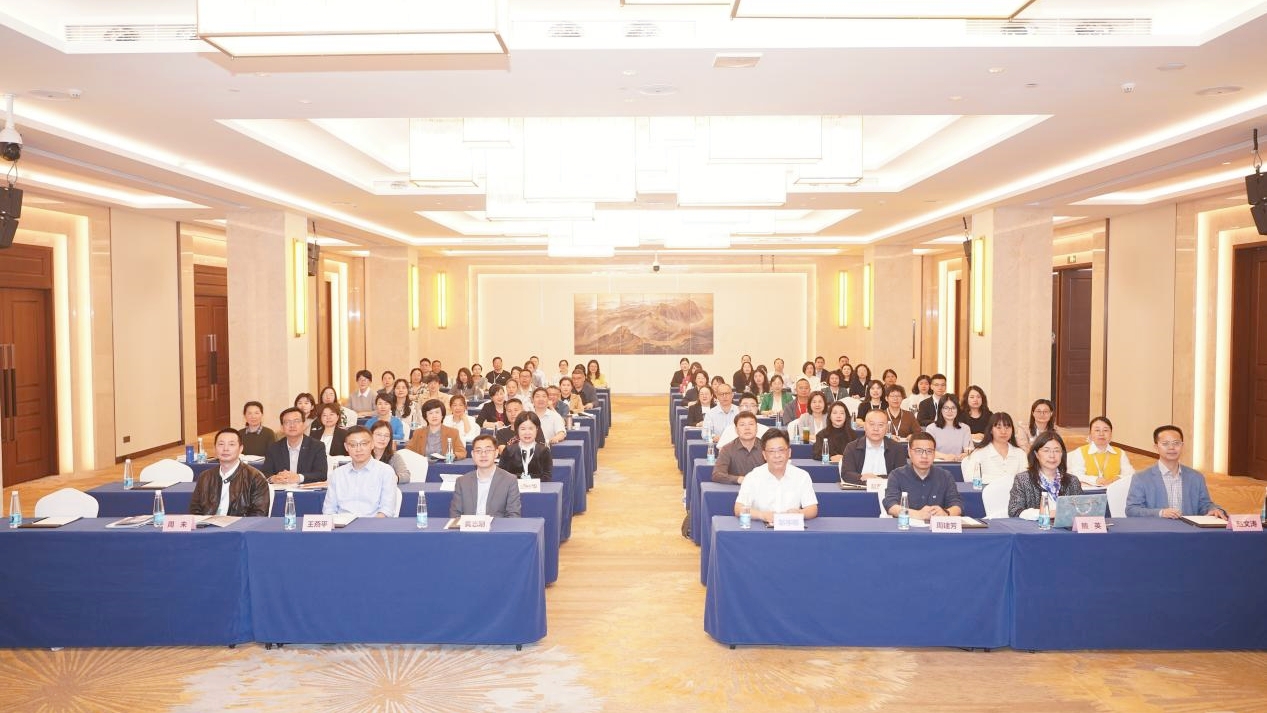 我校顺利承办湘赣两省高职高专图书馆核心业务创新与发展交流研讨会_副本.jpg