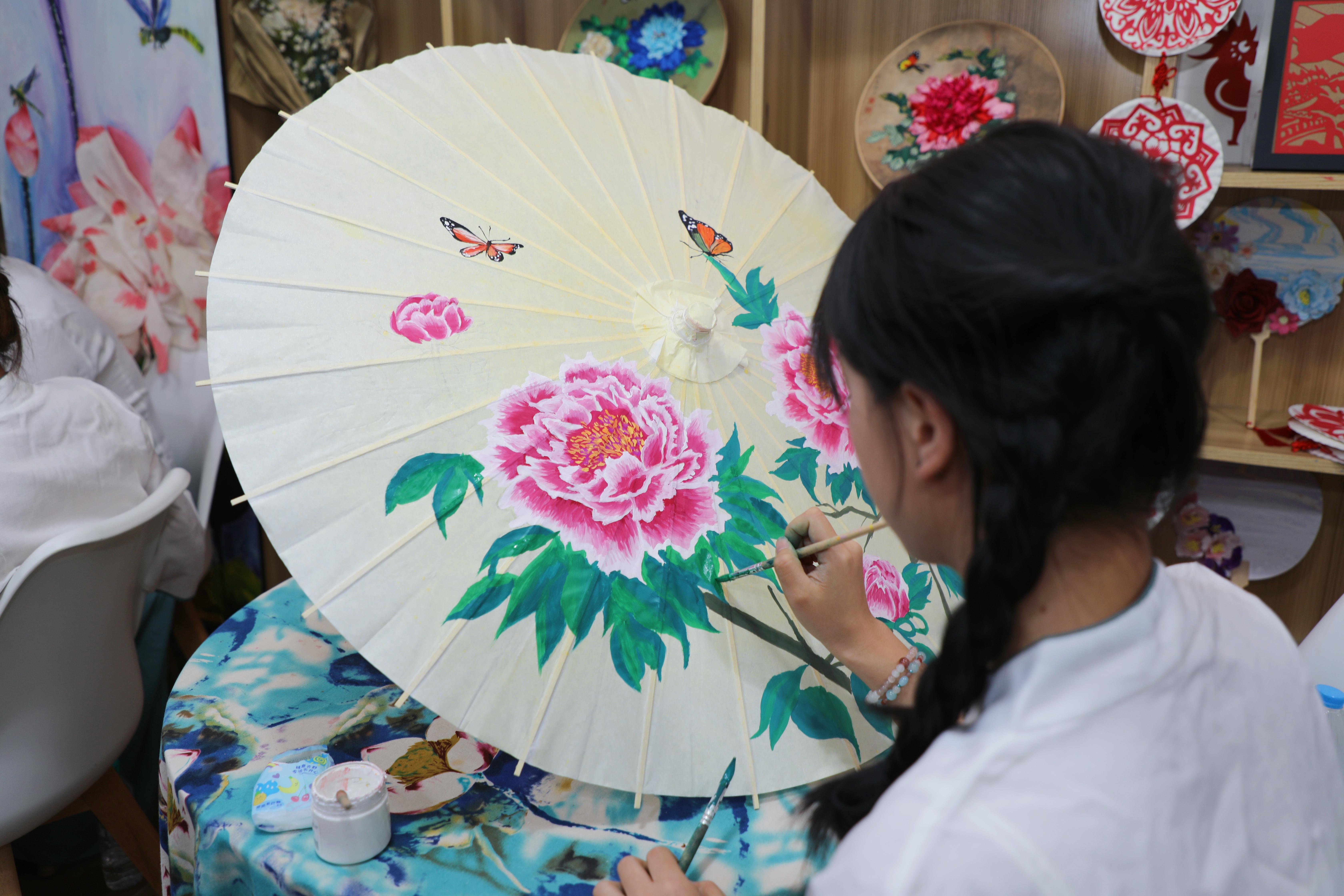 传统油纸伞.JPG 传统油纸伞.JPG