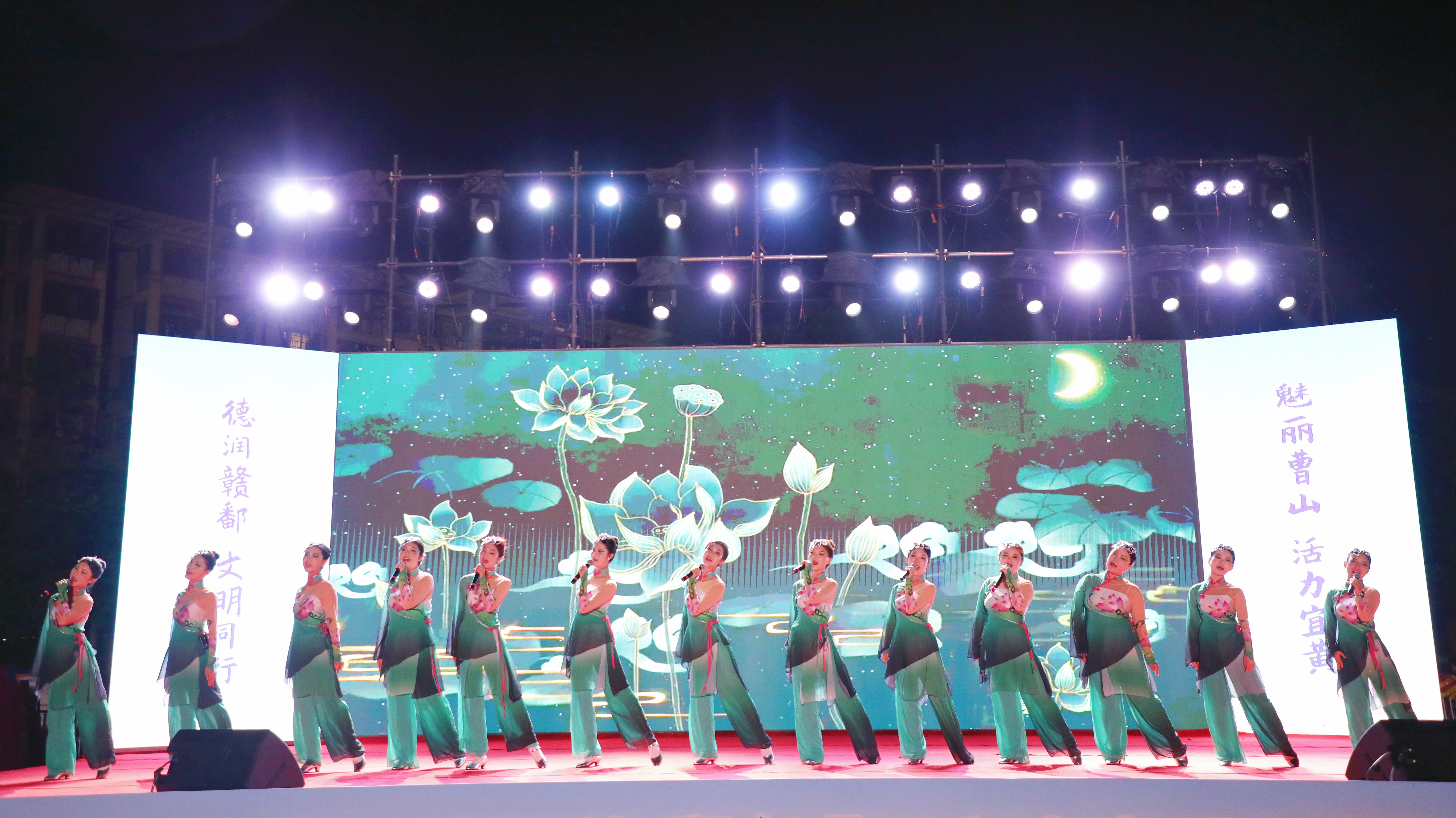 洪湖岸边3.jpg 洪湖岸边3.jpg