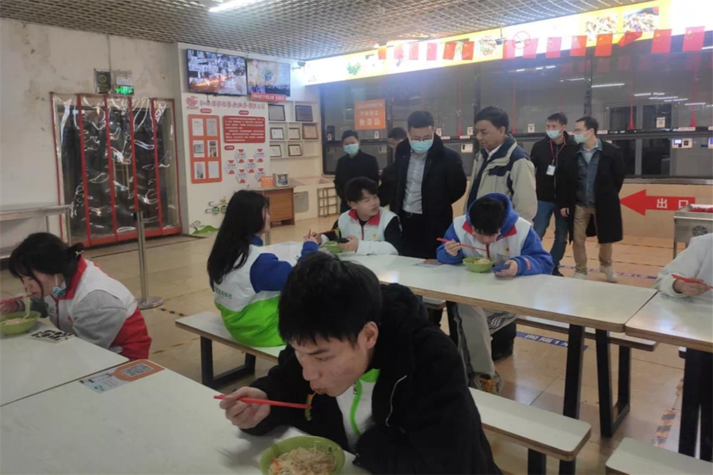 校领导督查.png